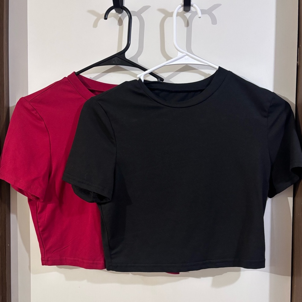 ⭕️Amazon Red and Black Crop T-Shirts Short Sleeve
